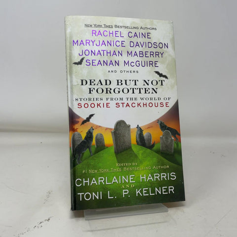 Mort mais pas oublié : Histoires du monde de Sookie Stackhouse