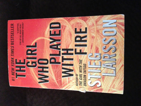 The Girl Who Played with Fire: Book 2 of the Millennium Trilogy (Vintage Crime/Black Lizard)